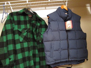 lot 286 image: Down vest, green laid shirt size 16...