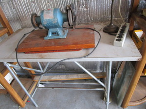 lot 34 image: Aluminum framed table 48Lx24Dx37...