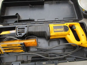 lot 37 image: DeWalt reciprocating saw, working...