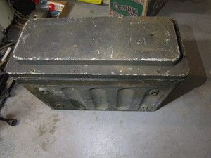 lot 50 image: Large ammo box, tools...