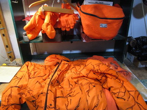 lot 315 image: Orange XL insulated jacket, Reversi...