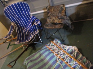 lot 319 image: Hammock, two folding chairs with ca...