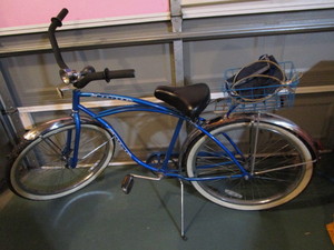 lot 324 image: Schwinn Cruiser bicycle, SN LN90031...