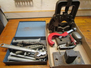 lot 339 image: Prentiss pipe vise, cutters, body t...