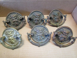 lot 342 image: Cabinet  drawer pulls - Man of the...