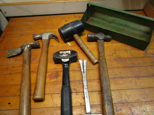 lot 354 image: Hammers sledge, ball been, rubber,...