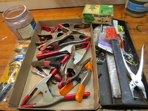 lot 362 image: Spring clamps, rivet gun, grommet k...