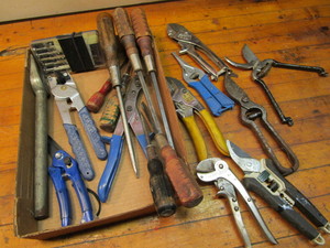 lot 370 image: Wood handled screwdrivers, pruners,...