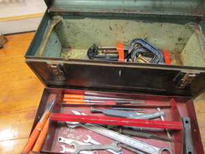 lot 373 image: Toolbox with C-clamps, bar camps, B...