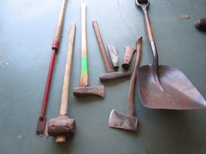 lot 437 image: Axe, mega maul, splitting maul & we...