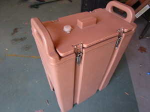 lot 438 image: Cambro beverage server...