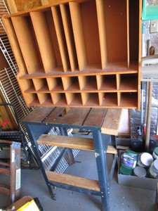 lot 440 image: Metal stand 26x18x37H, wooden ma...