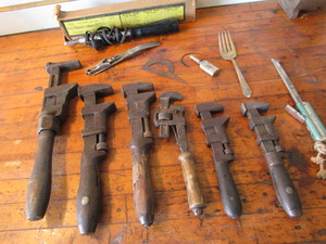 lot 456 image: Wrenches with Soo Line...