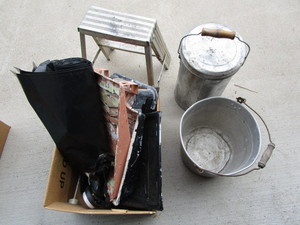 lot 470 image: Aluminum pail, can, step ladder, pa...