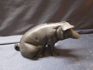 lot 502 image: Cast pig bank approx 9x5...