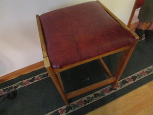 lot 524 image: Wooden leather top stool 18 square ...