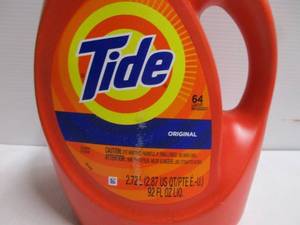 lot 8 image: Tide Detergent