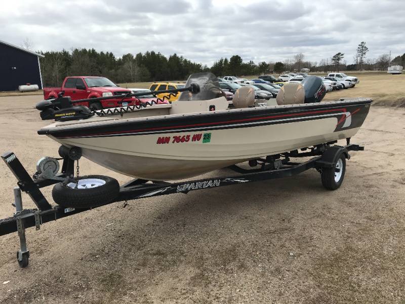 2000 Crestliner 1750 Fish Hawk with 2000 Spartan Trailer, - Auction 84 -  RV, Boat, Trailers and More! 