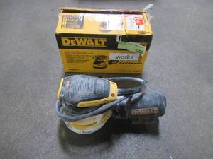 lot 12 image: Dewalt 3 Amp Corded 5 in. Variable Speed Random Orbital Sander, DWE6423 - Used.