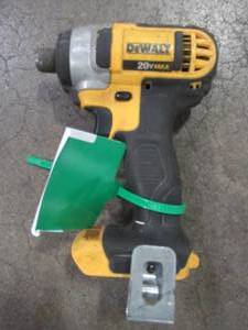 lot 40 image: DEWALT 20-Volt Max Lithium-Ion 14 in. Cordless Impact Driver (Tool-Only), DCF885B. Used.