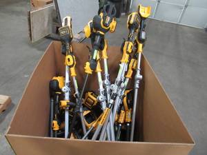 lot 71 image: WHOLESALE MIXED PALLET OF MICELLANOUS DEWALT ELECTRIC LANDSCAPE TOOLS - SAWS, BLOWERS, WHIPS AND MORE
