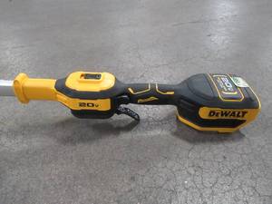 lot 72 image: DEWALT 20-Volt Electric Cordless Brushless String Trimmer (Tool Only), DCST922B. USED.