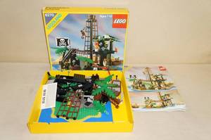 lot 103 image: Vintage LEGO Forbidden Island Pirate System Building Set