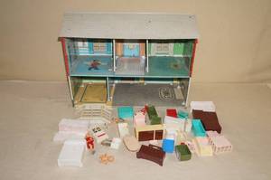 lot 115 image: Metal Play House with Furniture