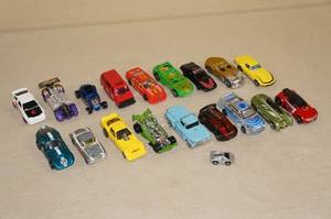lot 133 image: Toy Cars - Hot Wheels, Micro Machine