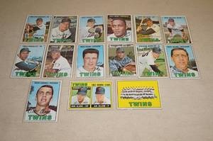 lot 35 image: 1967 Topps Minnesota Twins Team Baseball Cards