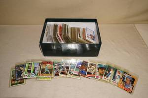 lot 98 image: Various Baseball Cards