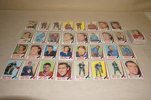 lot 103 image: 1969-70 Topps Hockey Cards
