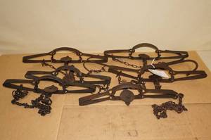 lot 26 image: 6 Vintage Animal Traps