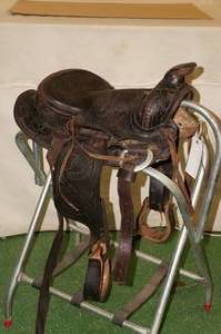 lot 2 image: Leather 13 Pony Western Saddle