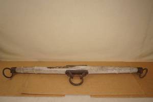 lot 9 image: Antique Wood Single Tree Yoke