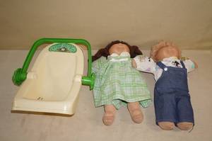 lot 132 image: 2 Vintage Cabbage Patch Dolls with Car Seat