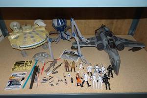 lot 134 image: Star Wars Toys