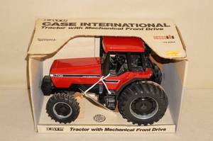 lot 111 image: 1987 Ertl Case International 7130 Die Cast Tractor - 116 Scale