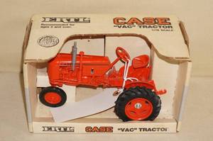 lot 115 image: 1988 Ertl Case Vac Die Cast Tractor - 116 Scale