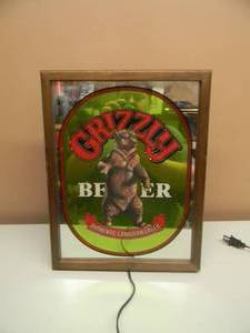 lot 22 image: VINTAGE GRIZZLY BEER BEAR LIGHTED SIGN - NICE - APPROX 13 BY 17 - SEE PICTURES