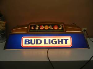 lot 31 image: BUD LIGHT POOL TABLE LIGHT - IN BOX - NICE - SEE PICTURES