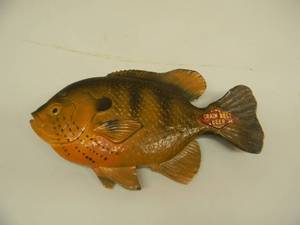 lot 38 image: Vintage Grain Belt Beer Fish - Chalkware Plaster Plaque Sign - AWESOME PIECE - APPROX 11 BY 7 - SEE PICTURES
