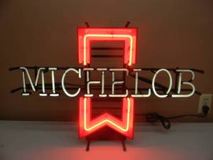 lot 39 image: VINTAGE MICHELOB BEER NEON LIGHT - NICE - WORKS - OLDSCHOOL - APPROX 29 BY 20 - SEE PICTURES
