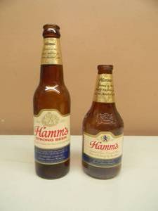 lot 43 image: TWO DIFFERENT VINTAGE HAMMS BEER 12oz BOTTLES - SEE PICTURES