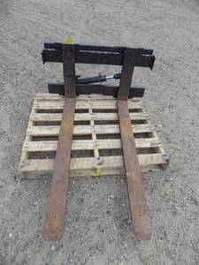 lot 7 image: 1 - Set 48 Forks With Side Shifting Mounting Plate