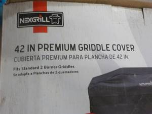 lot 44 image: Nexgrill 42 premium grill cover...