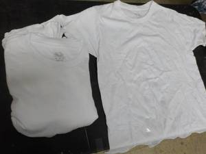 lot 53 image: 8 boys size M t-shirts...