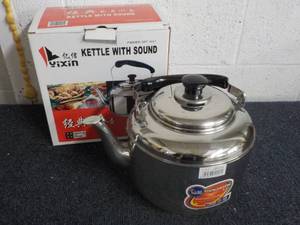 lot 67 image: YIXIN stainless steel kettle with s...