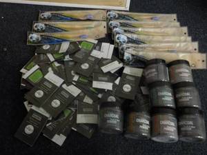 lot 81 image: 10 Woo Bamboo Eco toothbrushes and ...