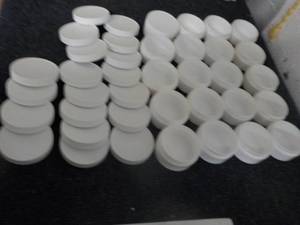 lot 84 image: 20- 2 oz. plastic containers with c...